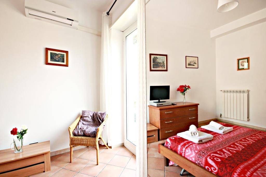 Scalini Di Trastevere Рим Номер фото